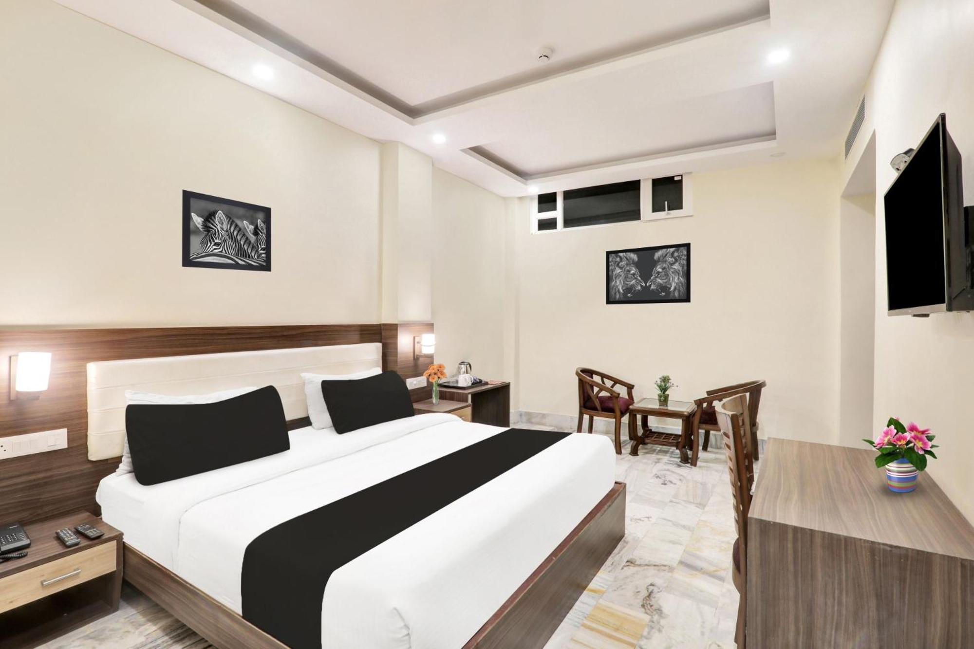 Super Townhouse Kankarbagh Formerly Kunwar Alcajars Patna  Exterior foto